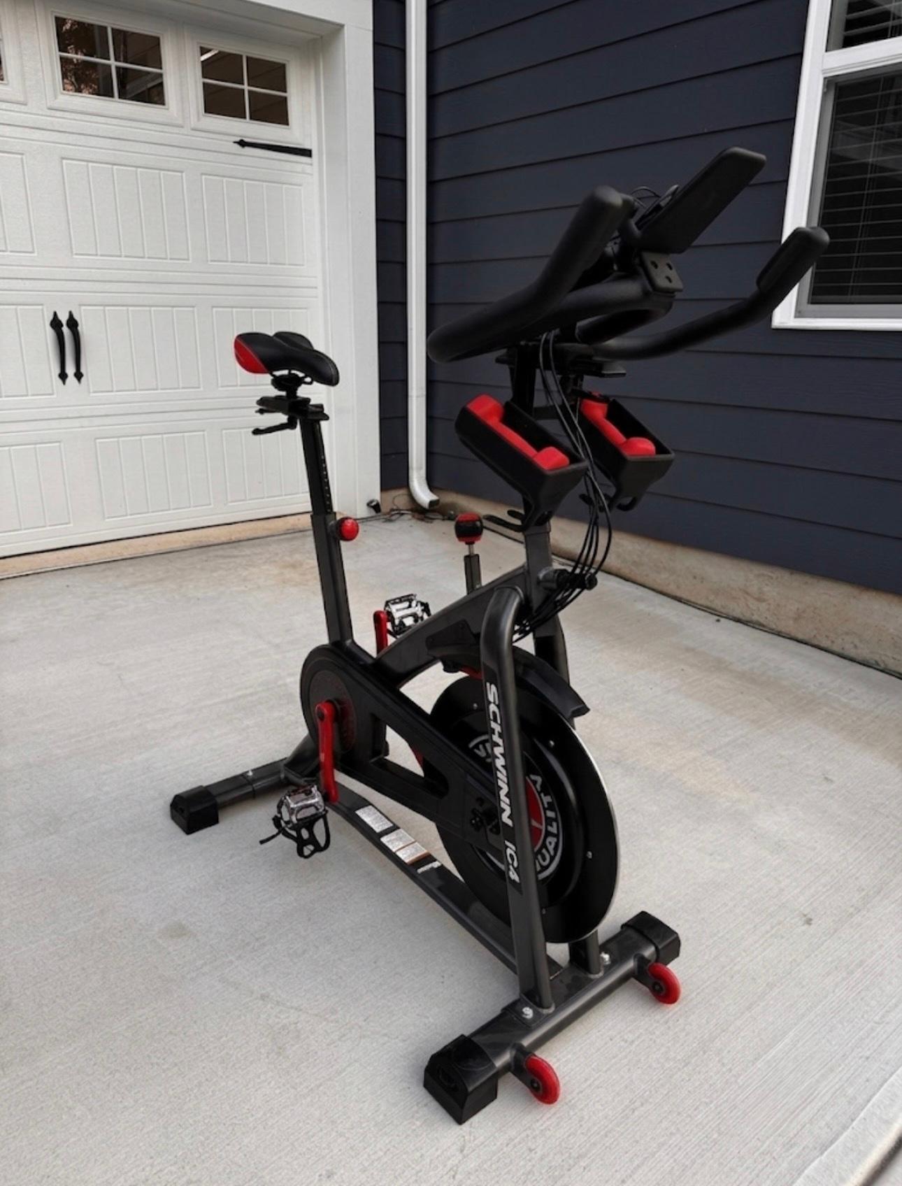 Schwinn IC4 Indoor Bike